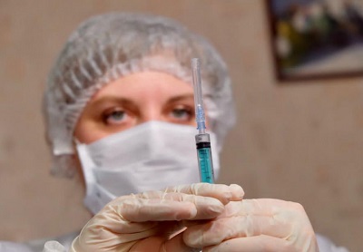 В Новосибирской области начали ставить прививки от коронавируса на дому