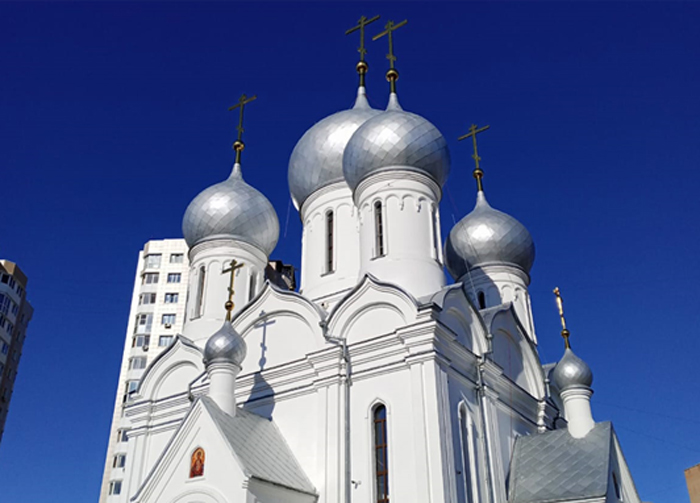 Вооруженный ножом мужчина напал на сторожа в храме Новосибирска