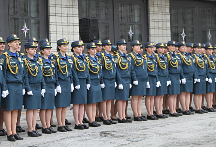 Женский расчет МЧС впервые пройдет на Параде Победы в Новосибирске