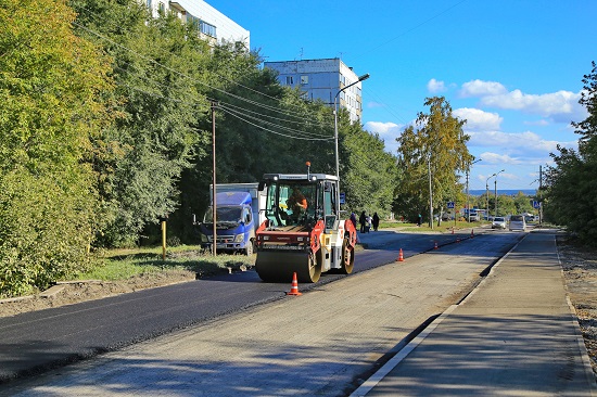 На улице Сержанта Коротаева в Новосибирске появился тротуар