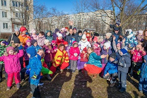 Михаил Романов встретил Масленицу вместе с жителями Фрунзенского района Санкт-Петербурга