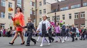 Руководство школ выберет дату проведения торжественных линеек в столице