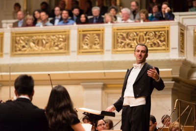 Филармонический камерный оркестр Берлина под руководством Михаэля Цукерника даст единственный концерт в Москве