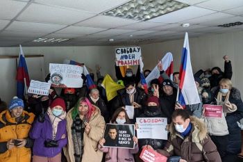 Новосибирский депутат предложил отправить задержанных протестующих на уборку снега