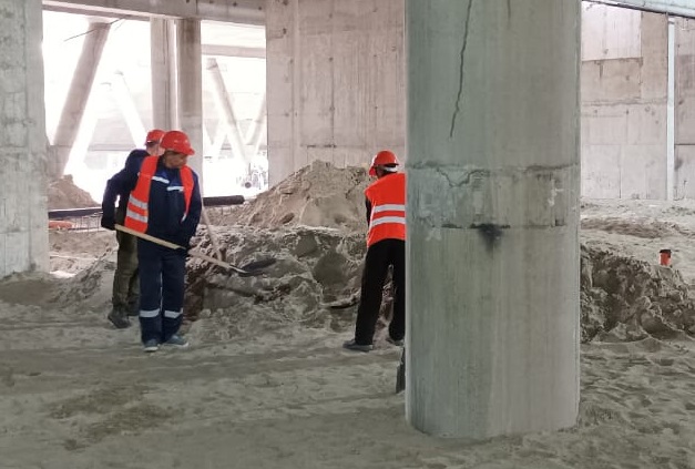Новый Ледовый дворец спорта в Новосибирске облагораживают осужденные