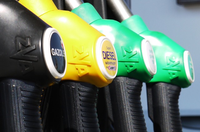 Из-за высоких цен на бензин УФАС возбуждает дела против АЗС