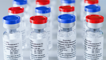 Отказ вакцинировать людей с ВИЧ от COVID-19 прокомментировали в Роспотребнадзоре