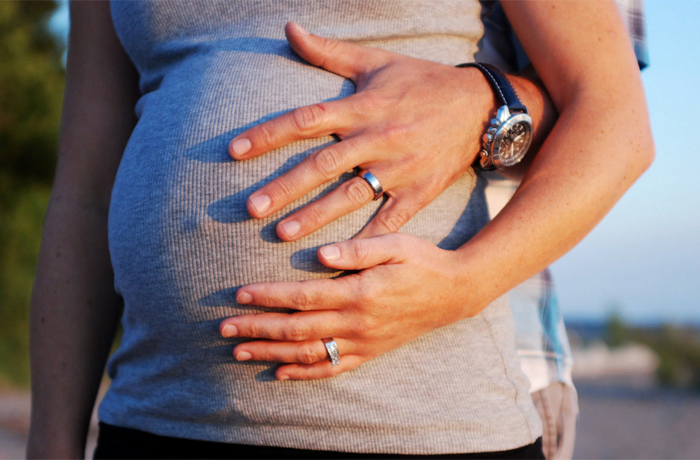 Запрет на суррогатное материнство для иностранцев обсудят в Госдуме