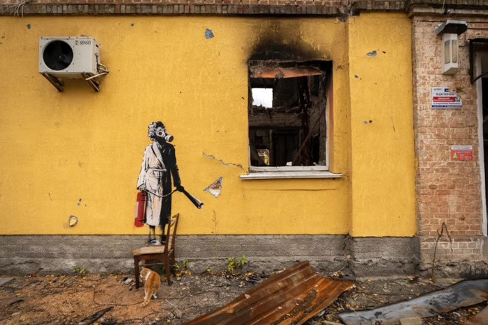 Бэнкси подтвердил авторство семи граффити на Украине