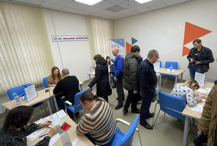 В Декаду инвалидов в Новосибирске прошла ярмарка вакансий: 40 граждан заполнили анкеты на трудоустройство