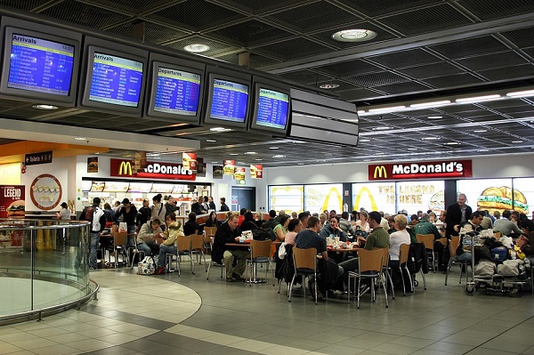 Рестораны McDonald’s продолжат работу в аэропортах Москвы и Санкт-Петербурга
