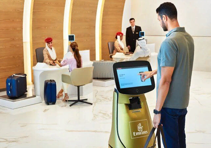 Первый в мире робот-помощник для туристов появился в деловом центре Дубая
