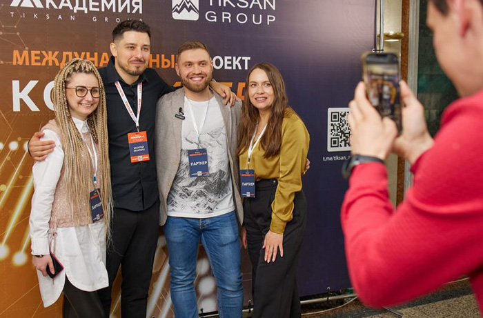 На форуме «Команда №1» в Новосибирске TIKSAN GROUP взяла интервью у спикеров