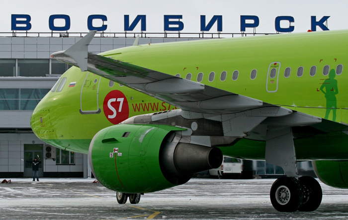 Пассажир рейса Новосибирск – Благовещенск потеряла сознание в самолете