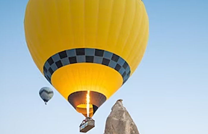 В Каппадокии туристический воздушный шар задел минарет в Ургюпе