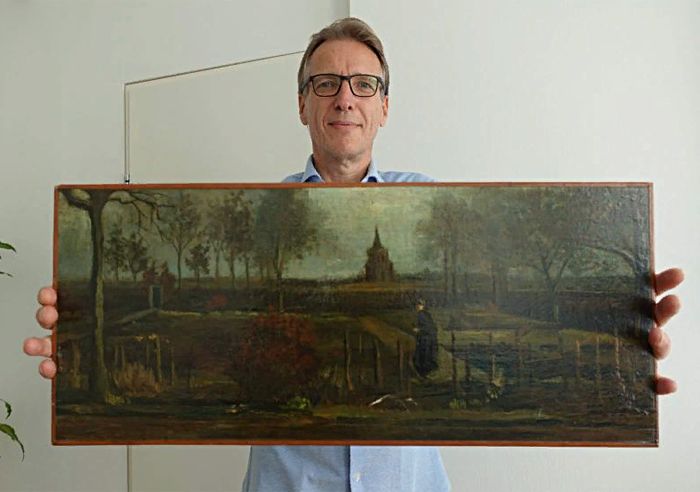 Картину Ван Гога стоимостью более 3 млн евро вернули в музей в пакете IKEA