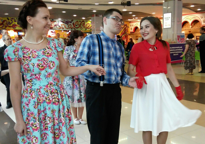 Жителей Новосибирска бесплатно научат танцевать послевоенные танцы